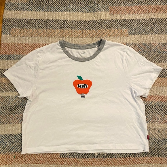 Levi’s Women's Cropped Graphic Apple Logo Tee - Picture 2 of 4